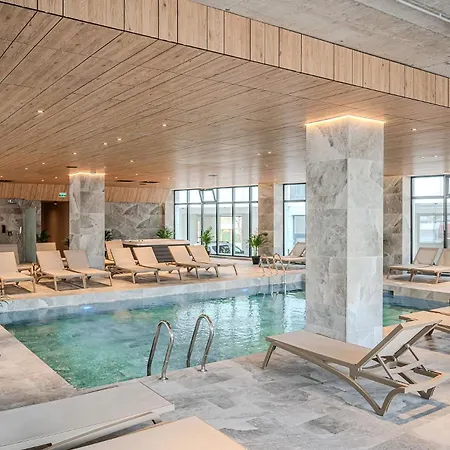 Yaya Pool And By Alezzi Odyssey *