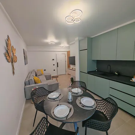 Yaya Pool And By Alezzi Odyssey Apartament