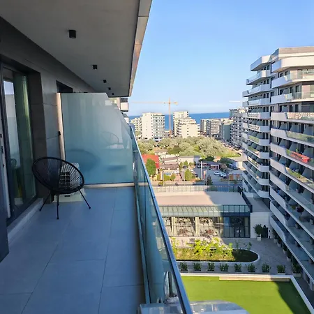 Yaya Pool And By Alezzi Odyssey Apartment