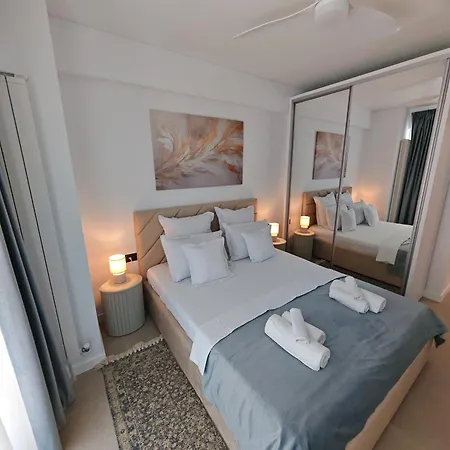 Yaya Pool And By Alezzi Odyssey Apartament *