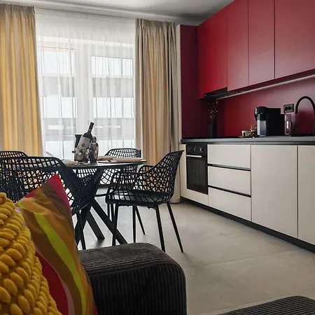 Yaya Pool And By Alezzi Odyssey * Mamaia