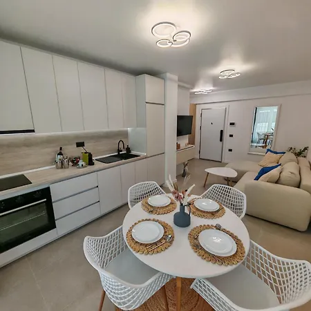 Yaya Pool And By Alezzi Odyssey * Mamaia