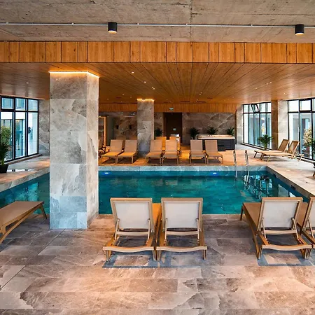 Yaya Pool And By Alezzi Odyssey Apartament