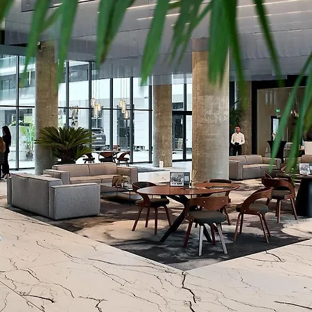 Yaya Pool And By Alezzi Odyssey * Mamaia