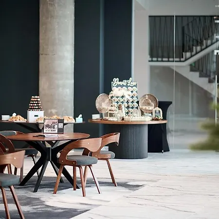 Yaya Pool And By Alezzi Odyssey